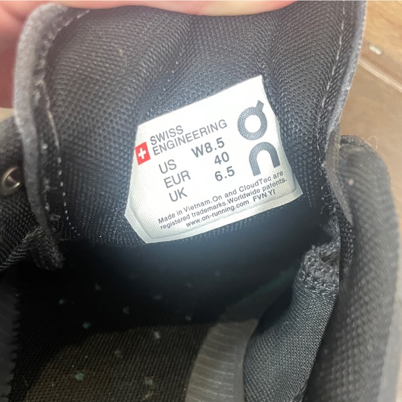 On cloud - Picture 4 of 4